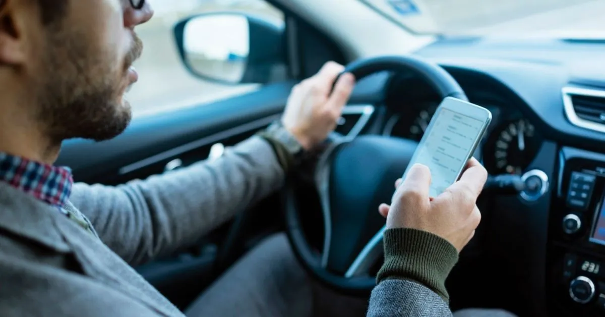 Is it Legal in Texas to Send or Receive Texts at a Red Light?