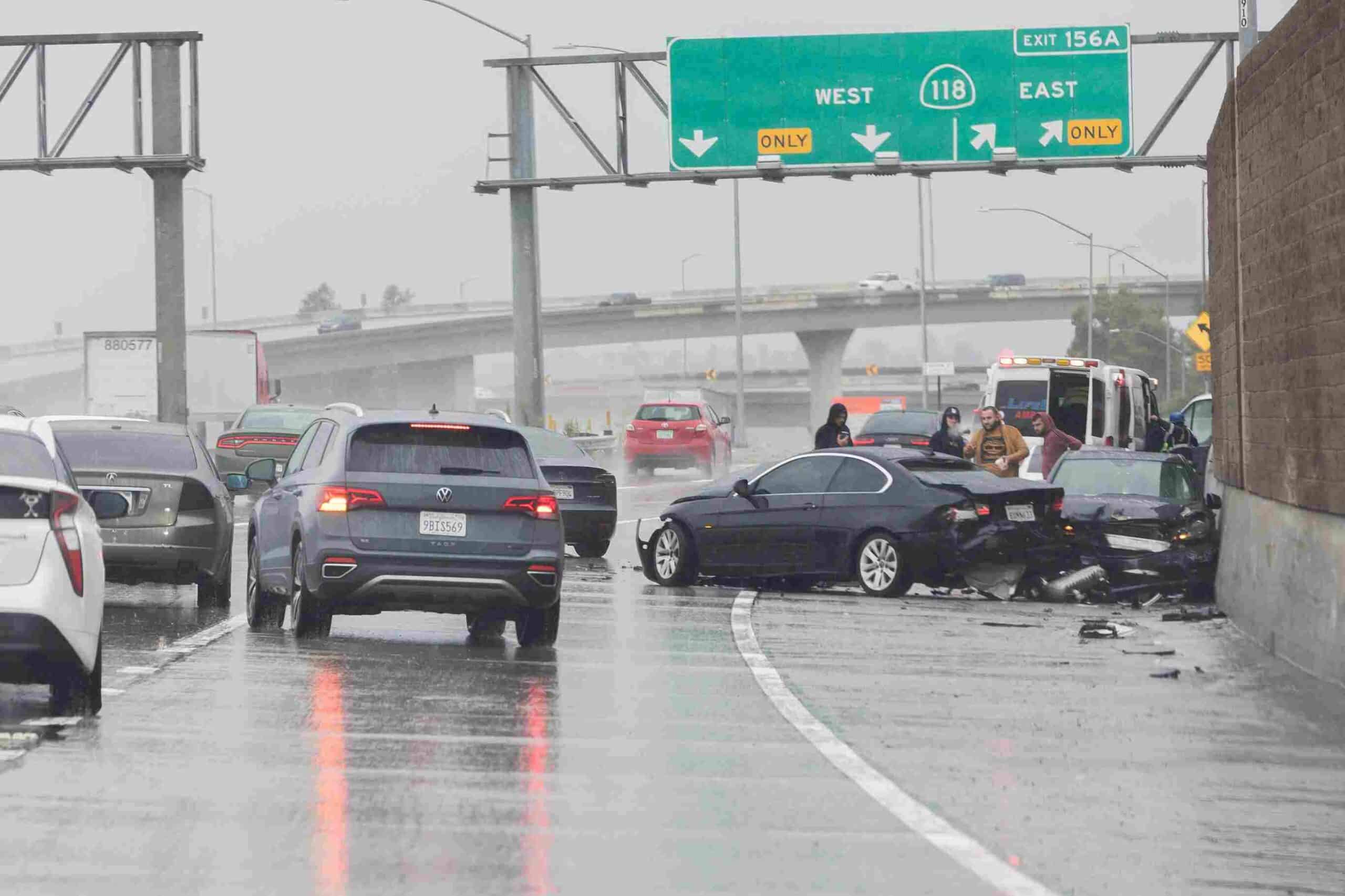 This is the bad weather crash that truckers are trained to avert Bad weather truck accident